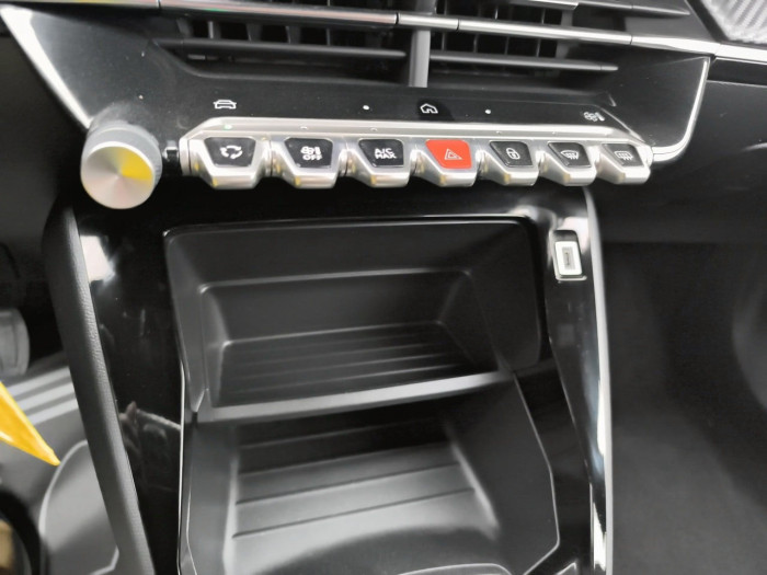 Peugeot 2008 Nouveau Hybrid 145 e-DCS6 Style