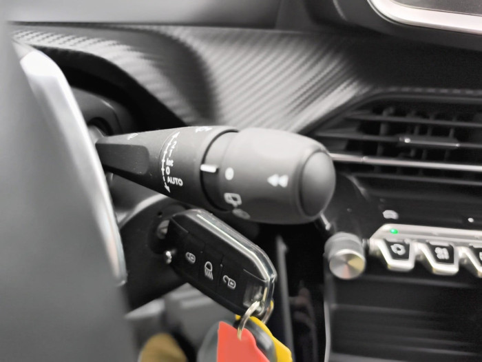 Peugeot 2008 Nouveau Hybrid 145 e-DCS6 Style