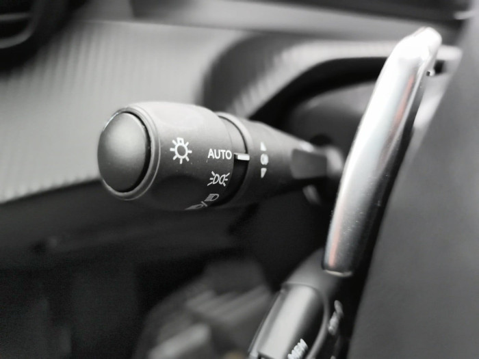 Peugeot 2008 Nouveau Hybrid 145 e-DCS6 Style