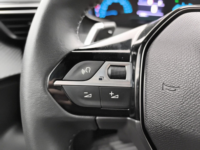 Peugeot 2008 Nouveau Hybrid 145 e-DCS6 Style