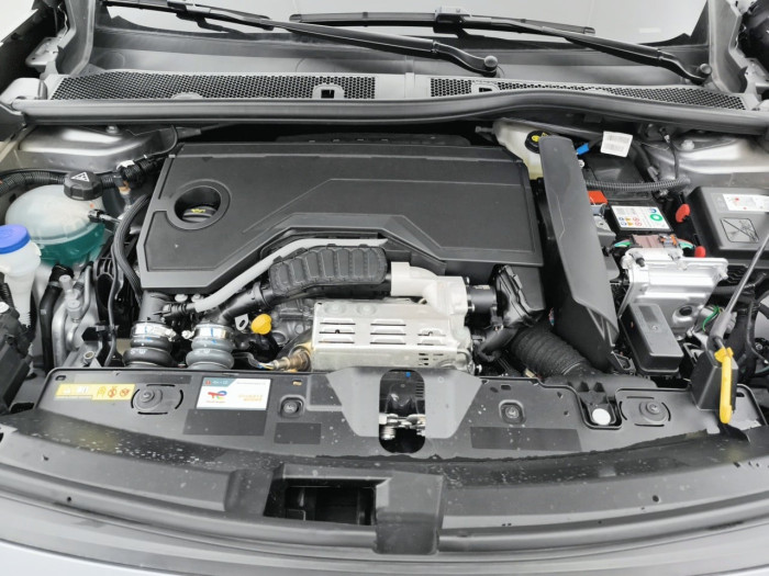 Peugeot 2008 Nouveau Hybrid 145 e-DCS6 Style