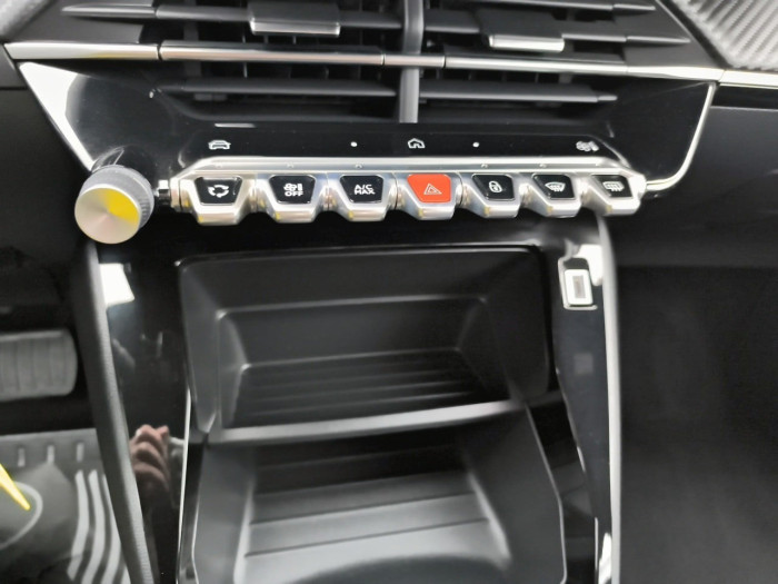 Peugeot 2008 Nouveau Hybrid 145 e-DCS6 Style