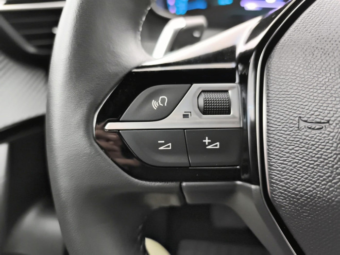 Peugeot 2008 Nouveau Hybrid 145 e-DCS6 Style