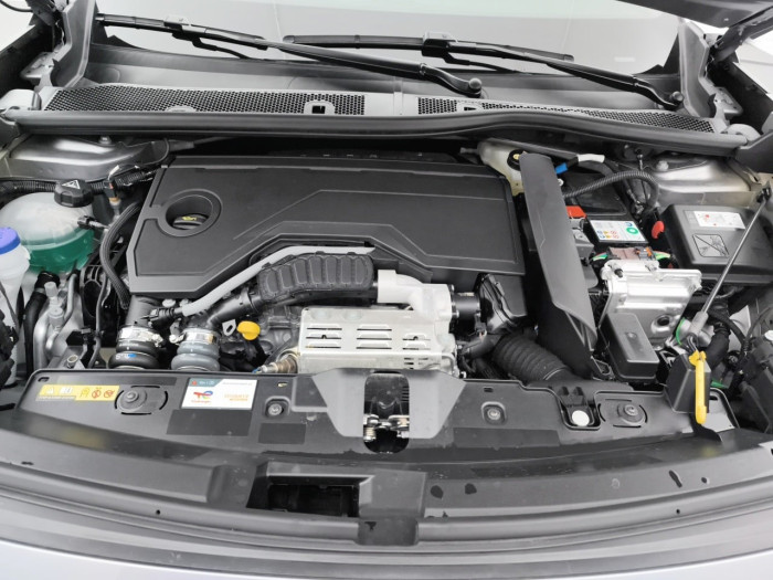 Peugeot 2008 Nouveau Hybrid 145 e-DCS6 Style
