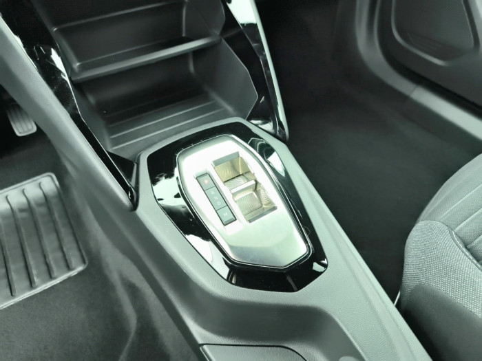 Peugeot 2008 PureTech 130 S&S EAT8 Style