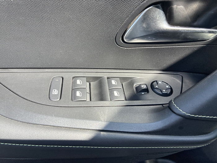 Peugeot 2008 ELECTRIQUE 136 ch GT