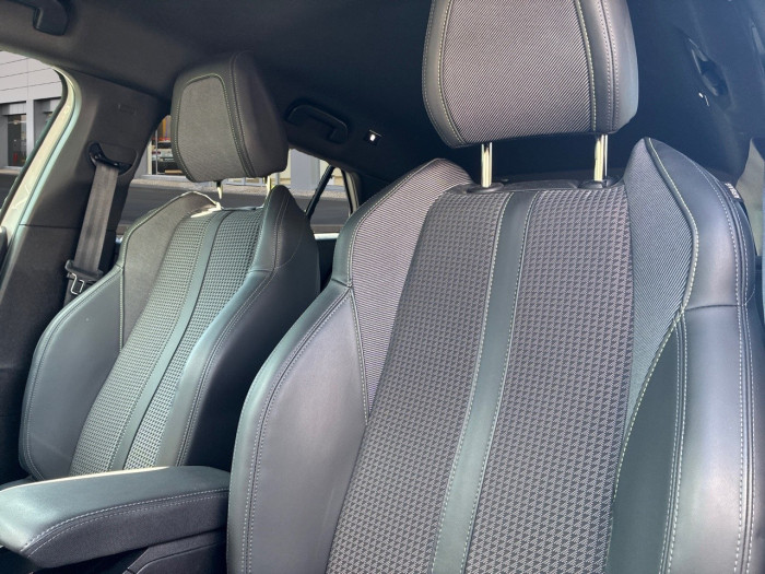 Peugeot 2008 ELECTRIQUE 136 ch GT