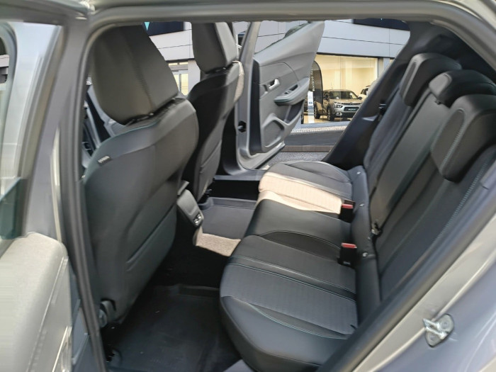 Peugeot 2008 BlueHDi 130 S&S EAT8 Allure