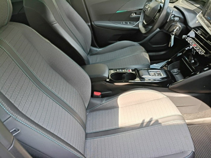Peugeot 2008 BlueHDi 130 S&S EAT8 Allure