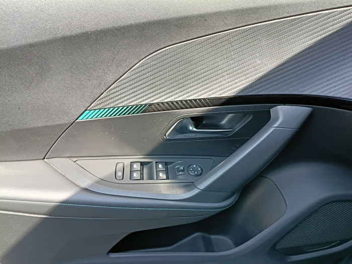 Peugeot 2008 BlueHDi 130 S&S EAT8 Allure