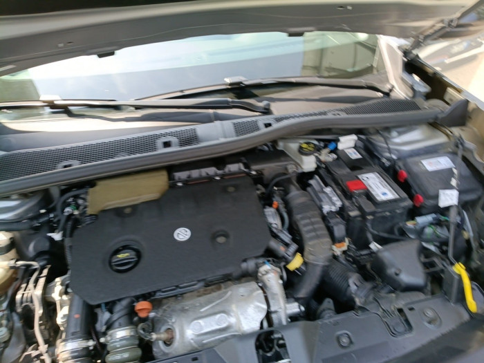 Peugeot 2008 BlueHDi 130 S&S EAT8 Allure