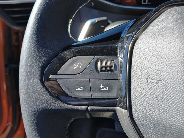 Peugeot 2008 PureTech 130 S&S EAT8 Allure Pack
