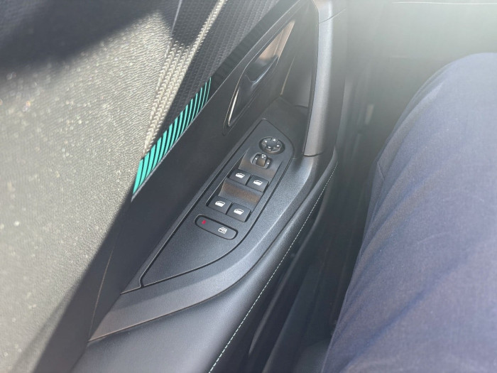 Peugeot 2008 PureTech 130 S&S EAT8 Allure Pack