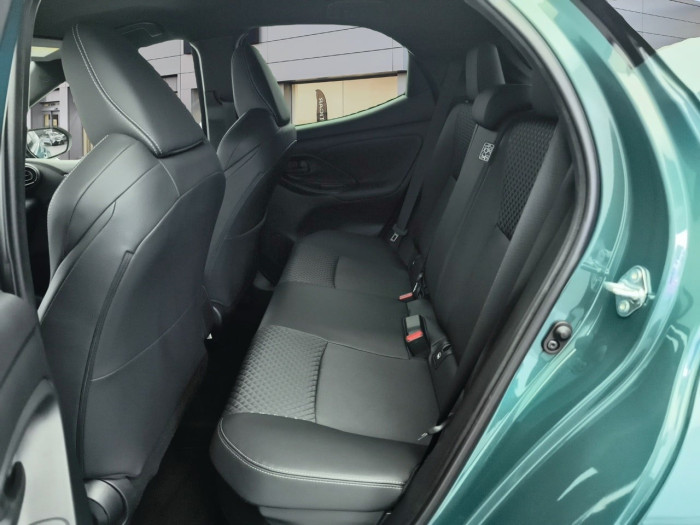 Toyota YARIS HYBRIDE Nouveau 130h Collection