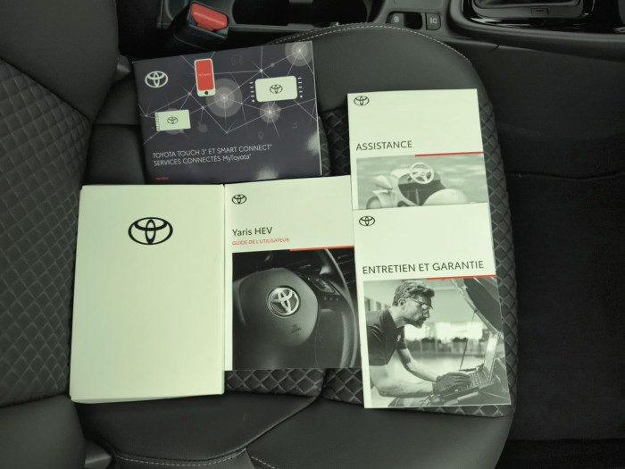 Toyota YARIS HYBRIDE Nouveau 130h Collection