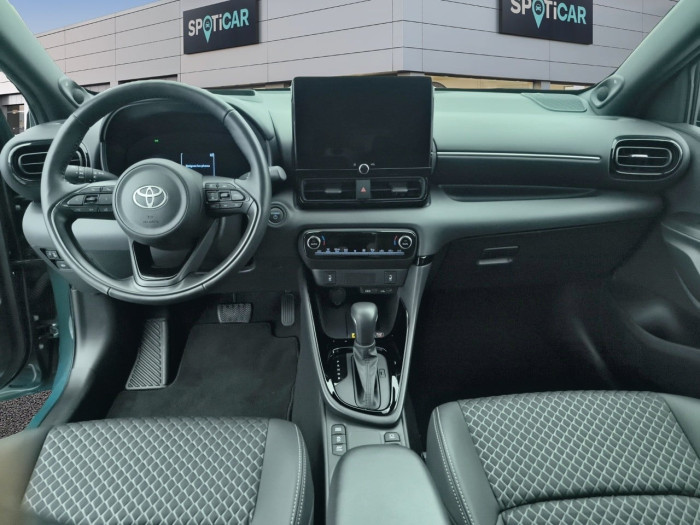 Toyota YARIS HYBRIDE Nouveau 130h Collection