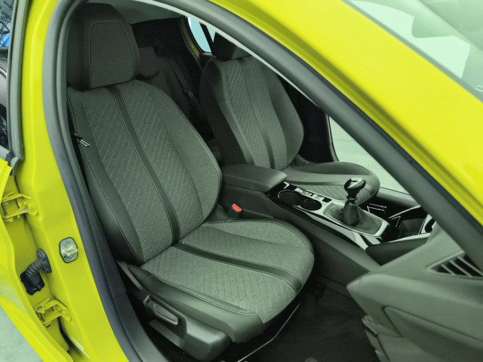 Peugeot 208 PureTech 100 S&S BVM6 Allure