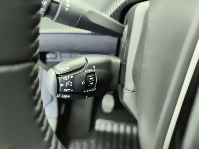 Peugeot 208 PureTech 100 S&S BVM6 Allure