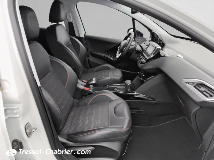 Peugeot 2008 PureTech 110ch S&S EAT6 GT Line