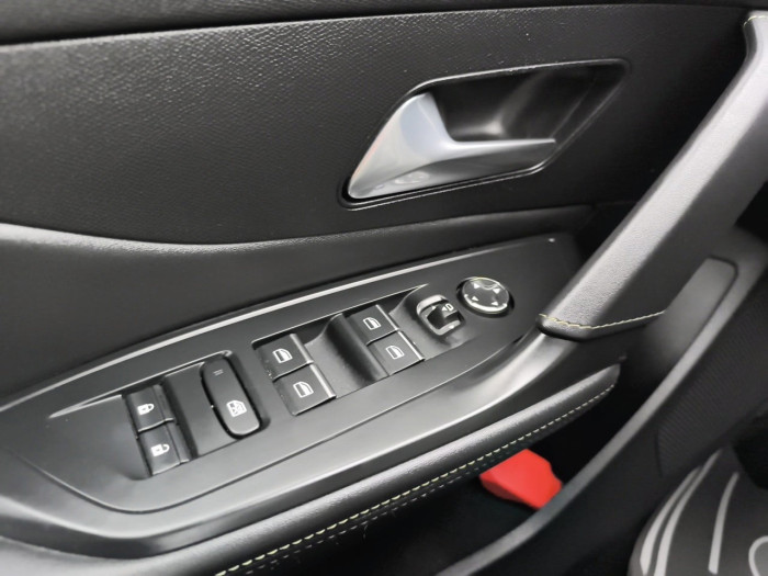 Peugeot 408 PHEV 225 e-EAT8 GT