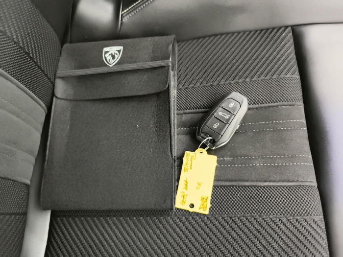 Peugeot 408 PHEV 225 e-EAT8 GT