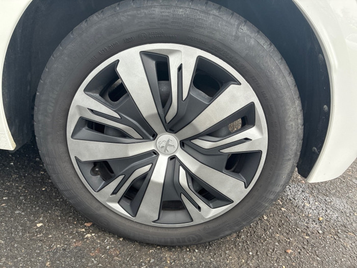 Peugeot 208 PureTech 100 S&S BVM6 Active