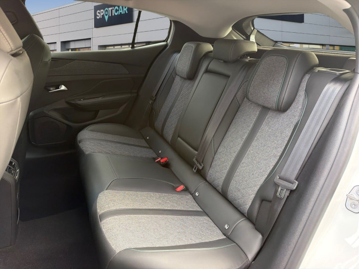 Peugeot 408 PHEV 225 e-EAT8 Allure Pack