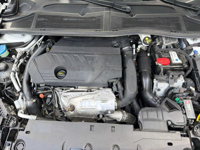 Peugeot 408 PHEV 225 e-EAT8 Allure Pack