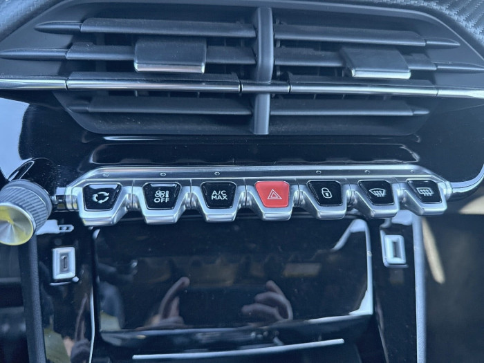 Peugeot 2008 BlueHDi 130 S&S EAT8 Allure