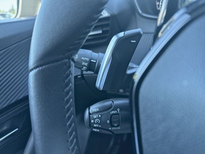 Peugeot 2008 BlueHDi 130 S&S EAT8 Allure