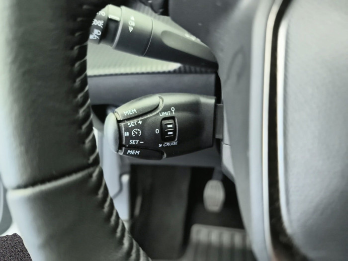 Peugeot 208 PureTech 100 S&S BVM6 Allure