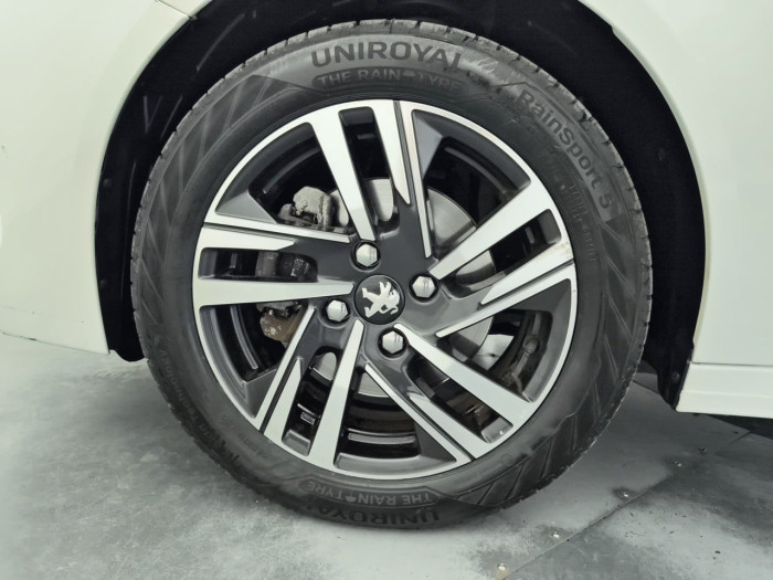 Peugeot 208 PureTech 100 S&S BVM6 Allure