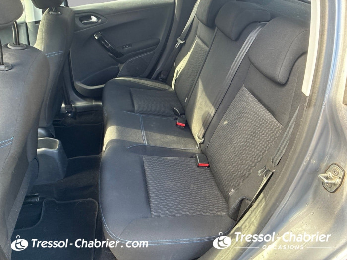 Peugeot 208 PureTech 82ch S&S BVM5 Signature