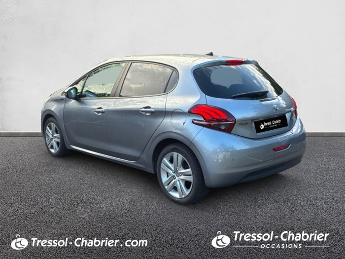 Peugeot 208 PureTech 82ch S&S BVM5 Signature
