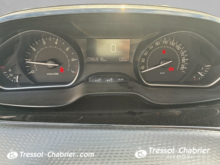 Peugeot 208 PureTech 82ch S&S BVM5 Signature