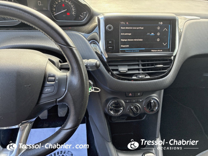 Peugeot 208 PureTech 82ch S&S BVM5 Signature