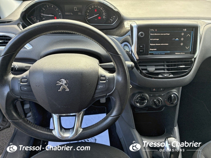 Peugeot 208 PureTech 82ch S&S BVM5 Signature