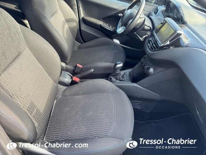 Peugeot 208 PureTech 82ch S&S BVM5 Signature