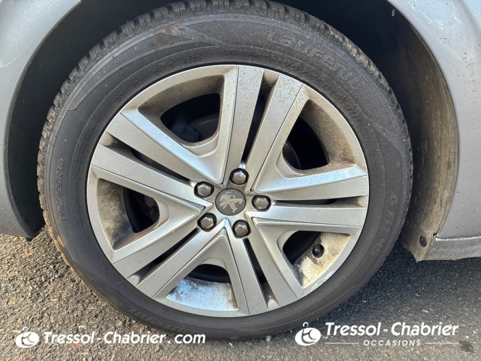 Peugeot 208 PureTech 82ch S&S BVM5 Signature