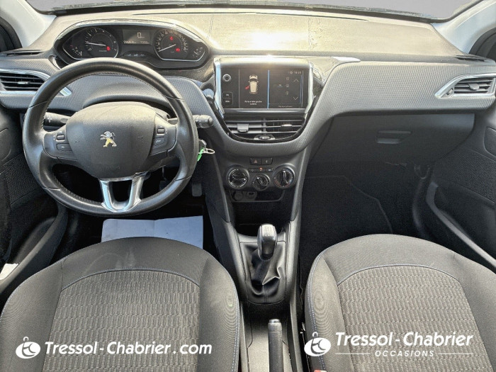 Peugeot 208 PureTech 82ch S&S BVM5 Signature