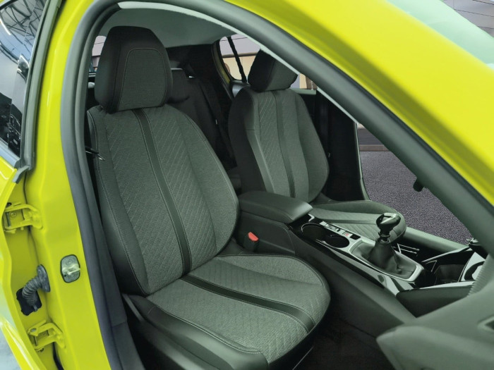 Peugeot 208 PureTech 100 S&S BVM6 Allure