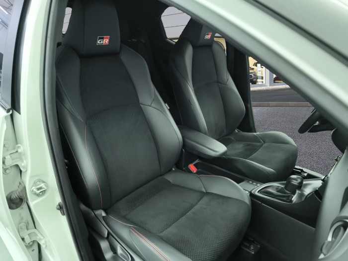 Toyota YARIS HYBRIDE Nouveau 130h GR Sport