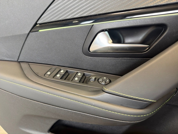 Peugeot 208 Hybrid 100 e-DCS6 GT