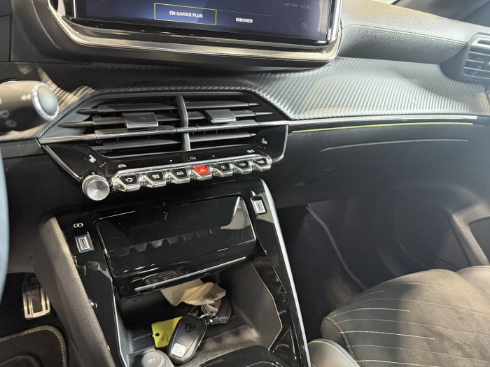 Peugeot 208 Hybrid 100 e-DCS6 GT