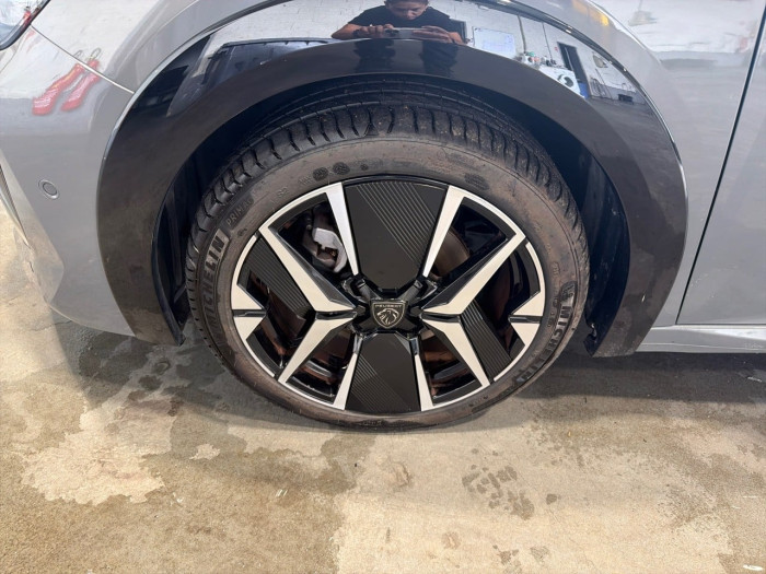 Peugeot 208 Hybrid 100 e-DCS6 GT