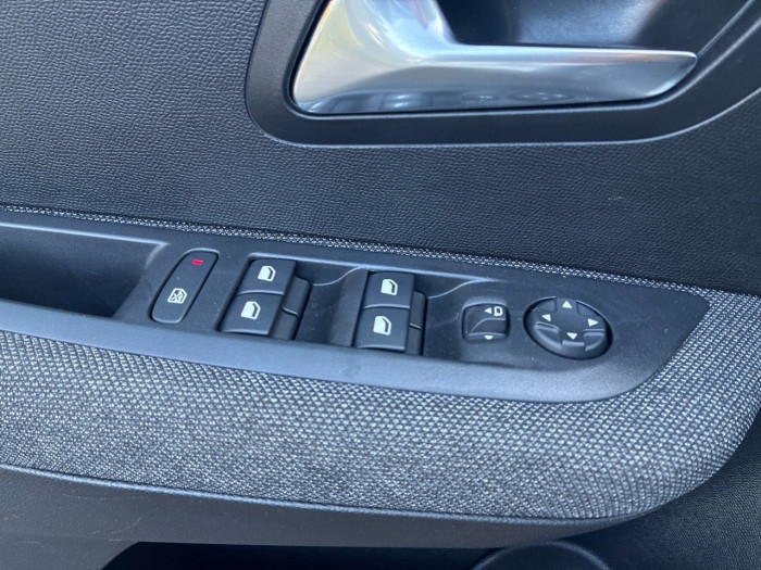 Peugeot 208 PureTech 100 S&S BVM6 Style