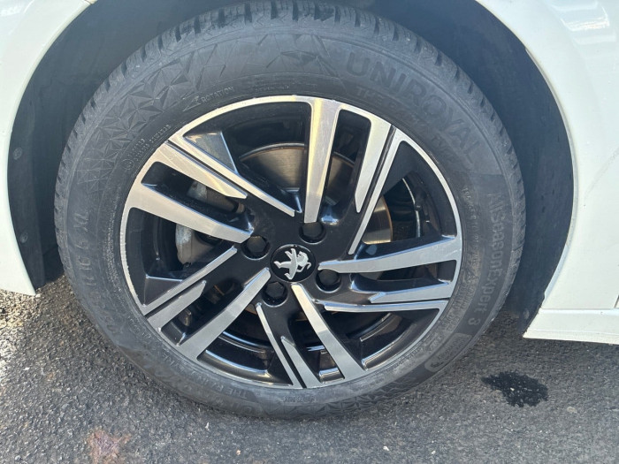 Peugeot 208 PureTech 100 S&S BVM6 Style