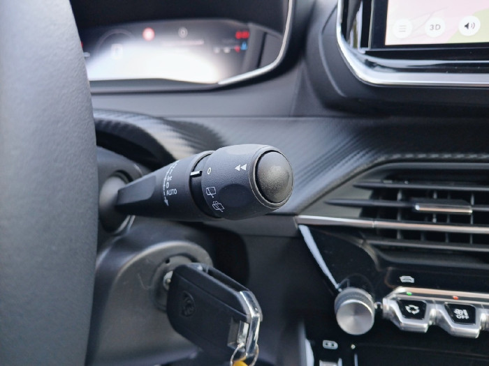 Peugeot 208 100 S&S BVM6 Allure