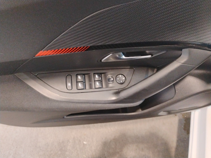 Peugeot 2008 BlueHDi 110 S&S BVM6 Active