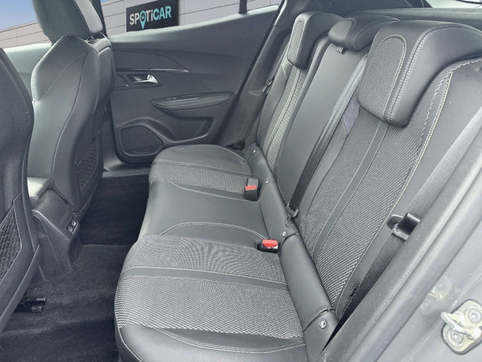Peugeot 2008 PureTech 130 S&S EAT8 GT